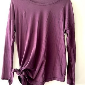 Lululemon size 12 long sleeve. Side tie.